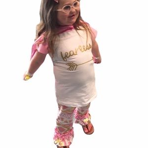 {Boutique} 2pc Girls Fearless Gold Foil/Sparkle 8